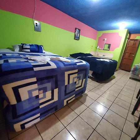 Hotel Kasa Kamelot كويتزالتنانغو المظهر الخارجي الصورة