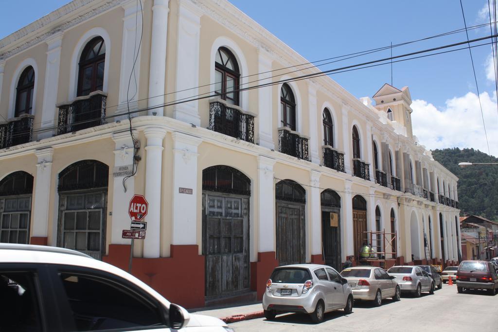 Hotel Kasa Kamelot كويتزالتنانغو المظهر الخارجي الصورة