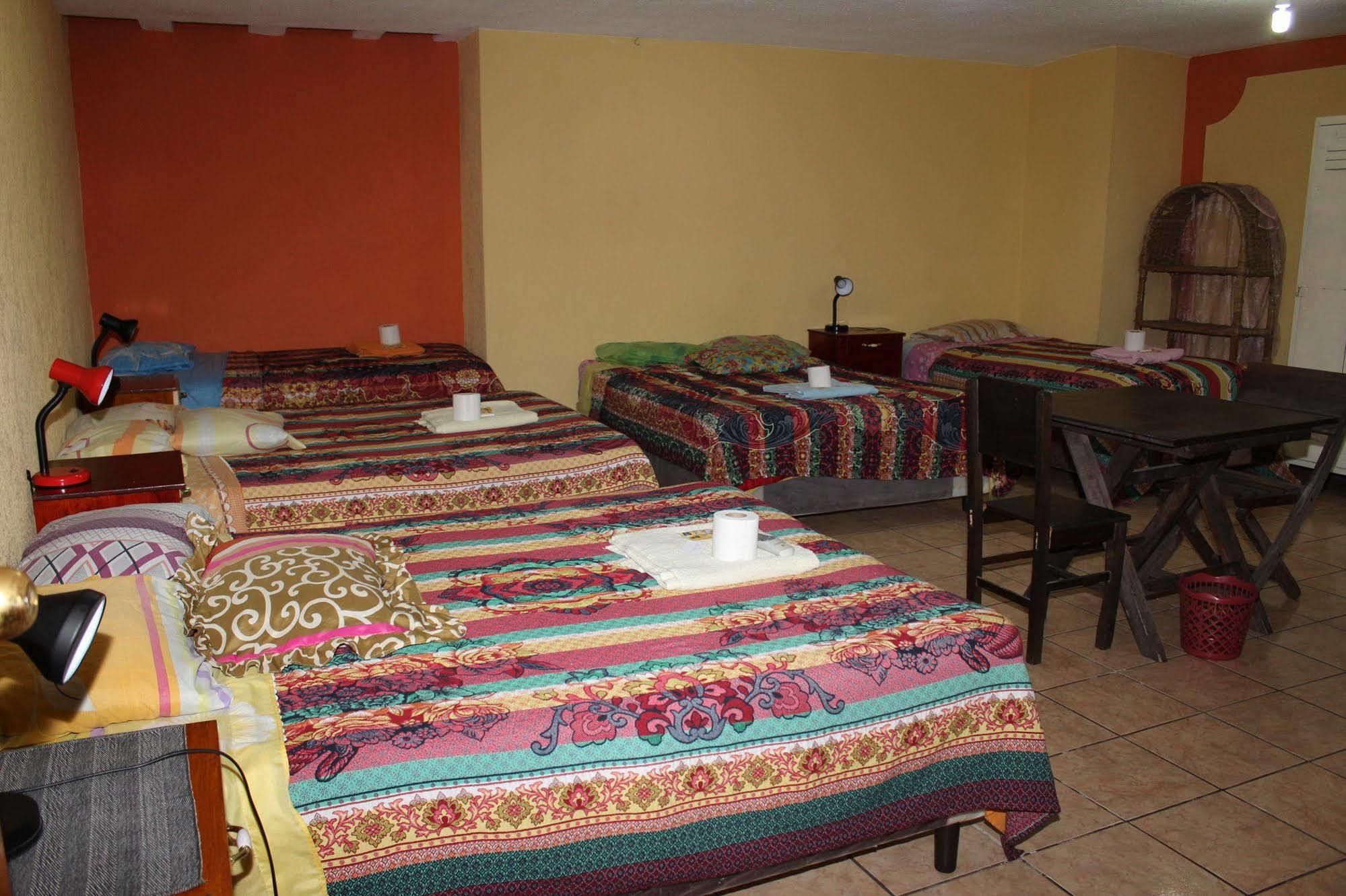 Hotel Kasa Kamelot كويتزالتنانغو المظهر الخارجي الصورة