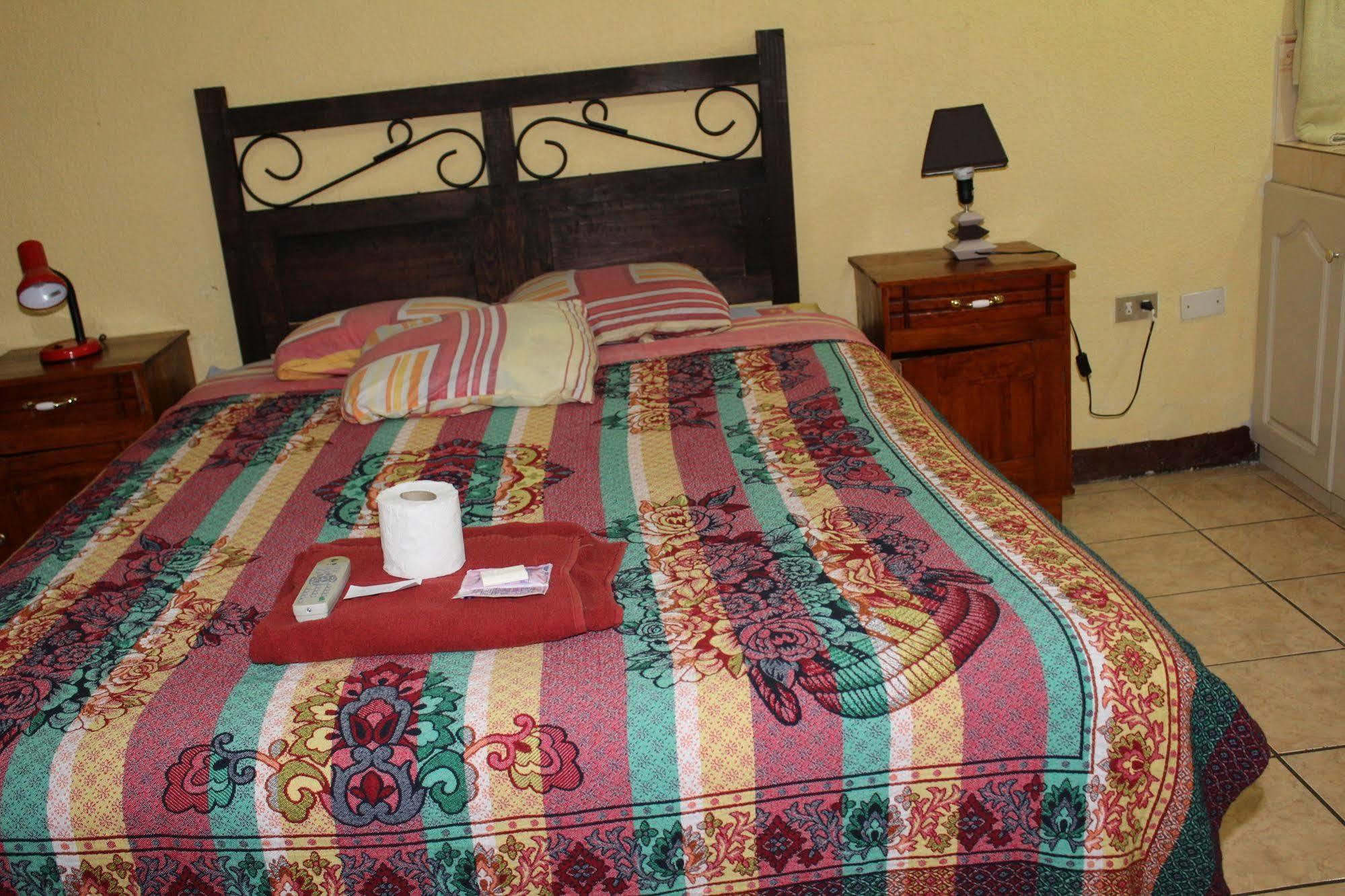 Hotel Kasa Kamelot كويتزالتنانغو المظهر الخارجي الصورة